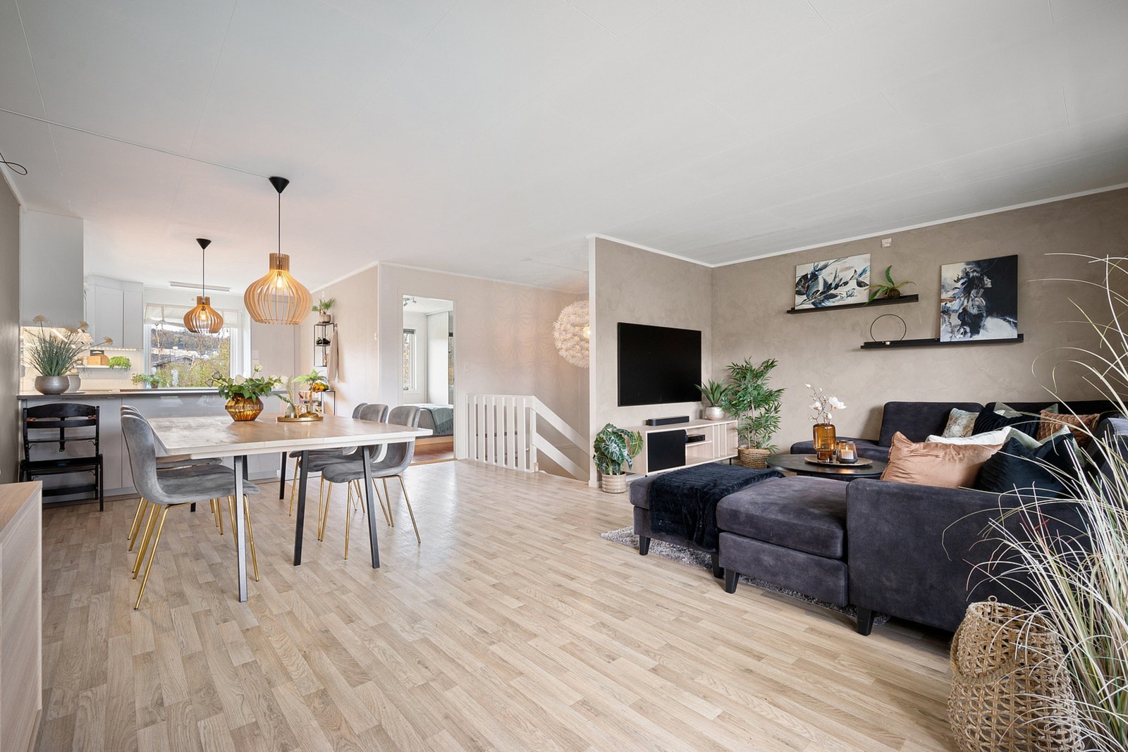 Stuen er meget romslig Galleribilde