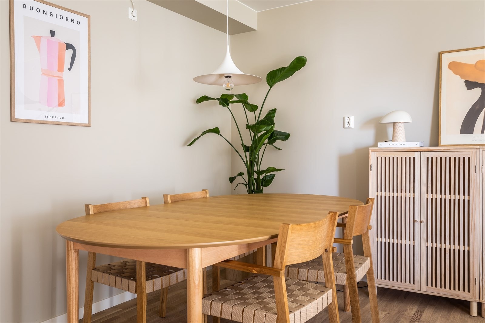 Fint plass til spiseplass hvor alle måltider kan nytes Galleribilde