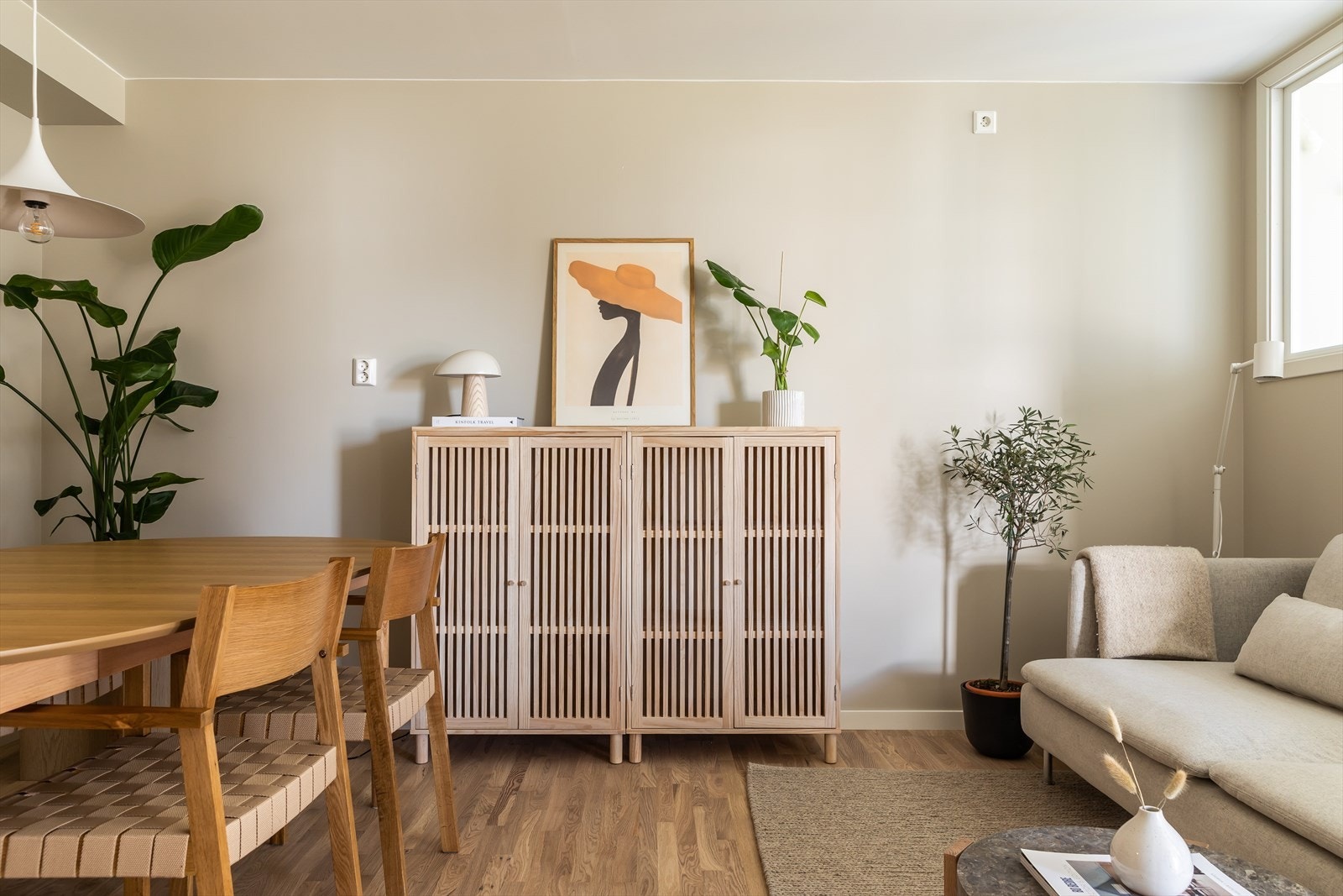 I felleskostnadene har du blant annet varmtvann, kabel-tv og internett inkludert Galleribilde