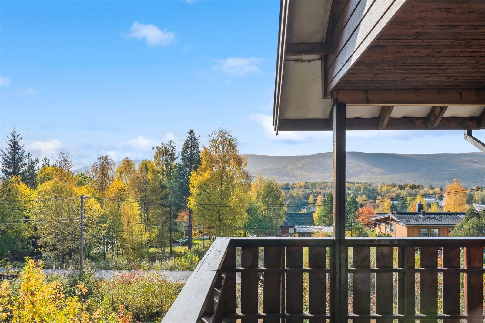 Her sitter du høyt, fritt og usjenert med fin utsikt. Galleribilde