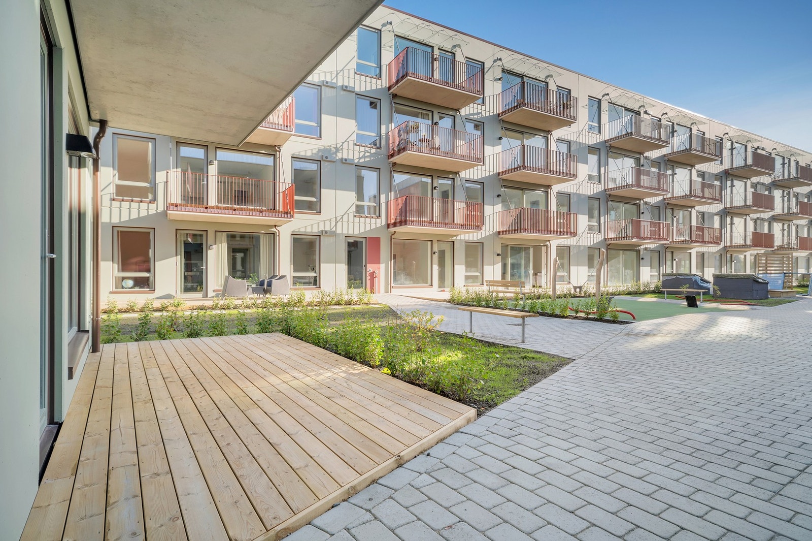 Herlige uteområder - sameiet disponerer også både felles takhage og felles takterrasse. Galleribilde