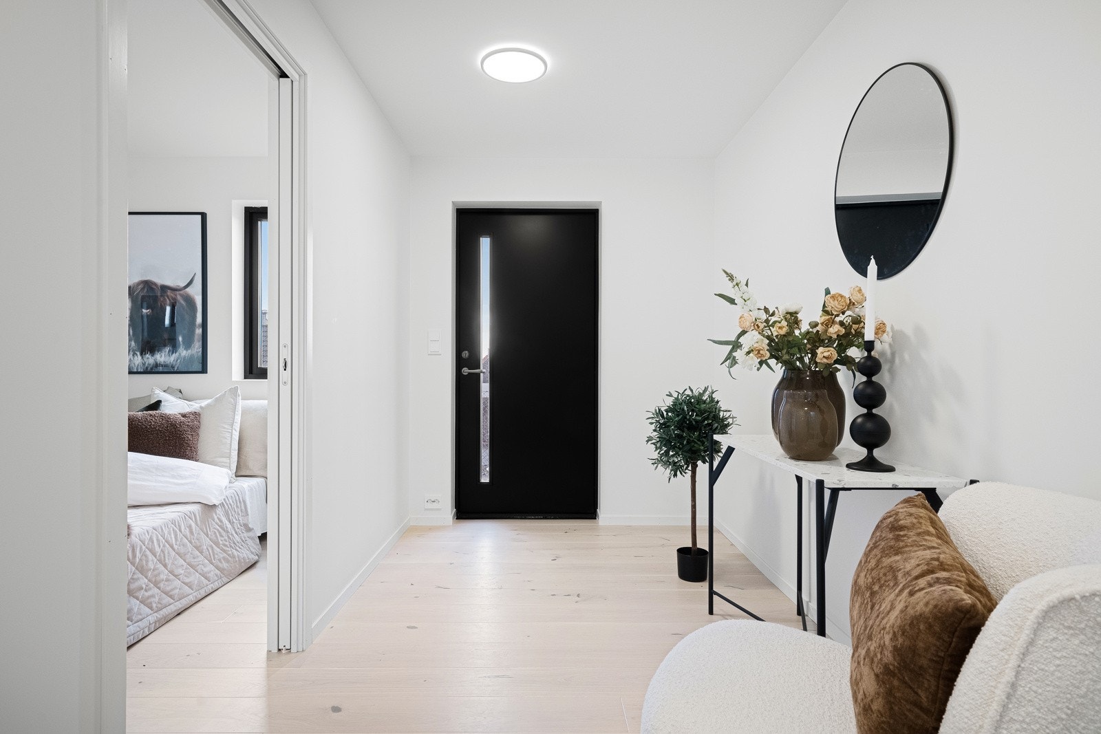 Entré/gang. Galleribilde