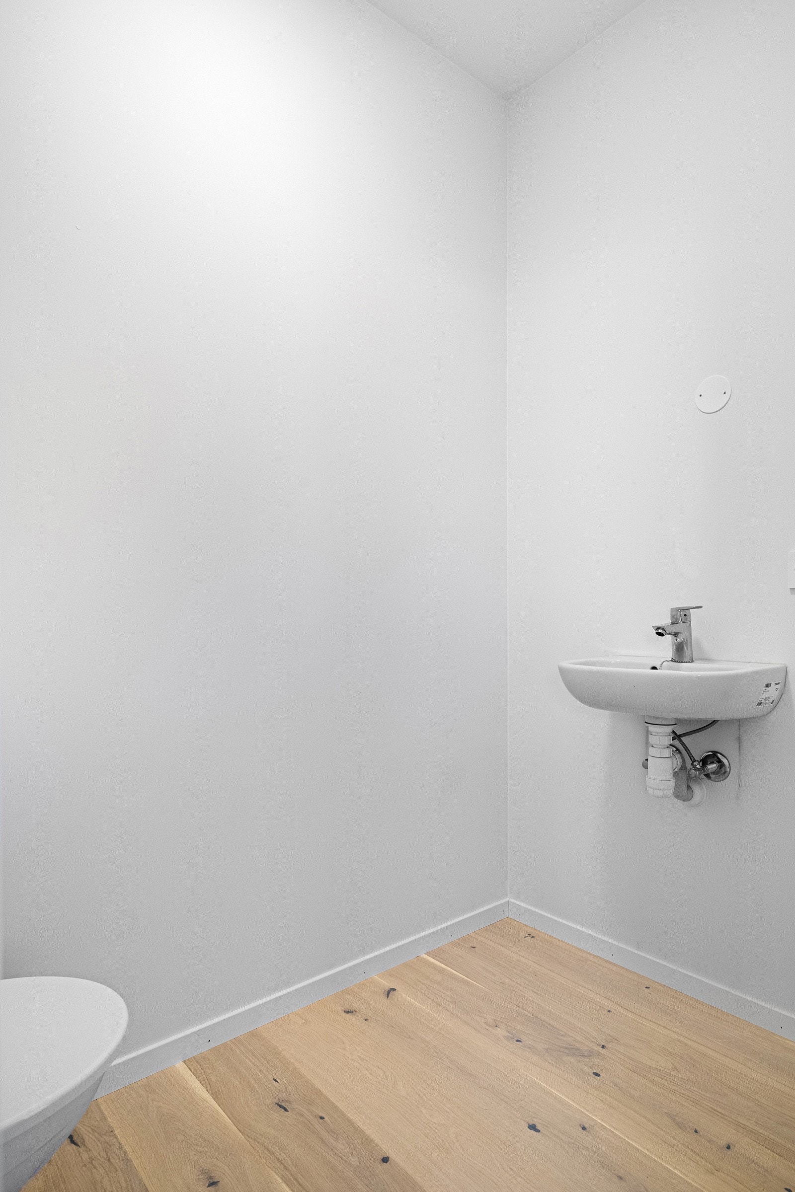 Wc-rom - 1.etg. Galleribilde