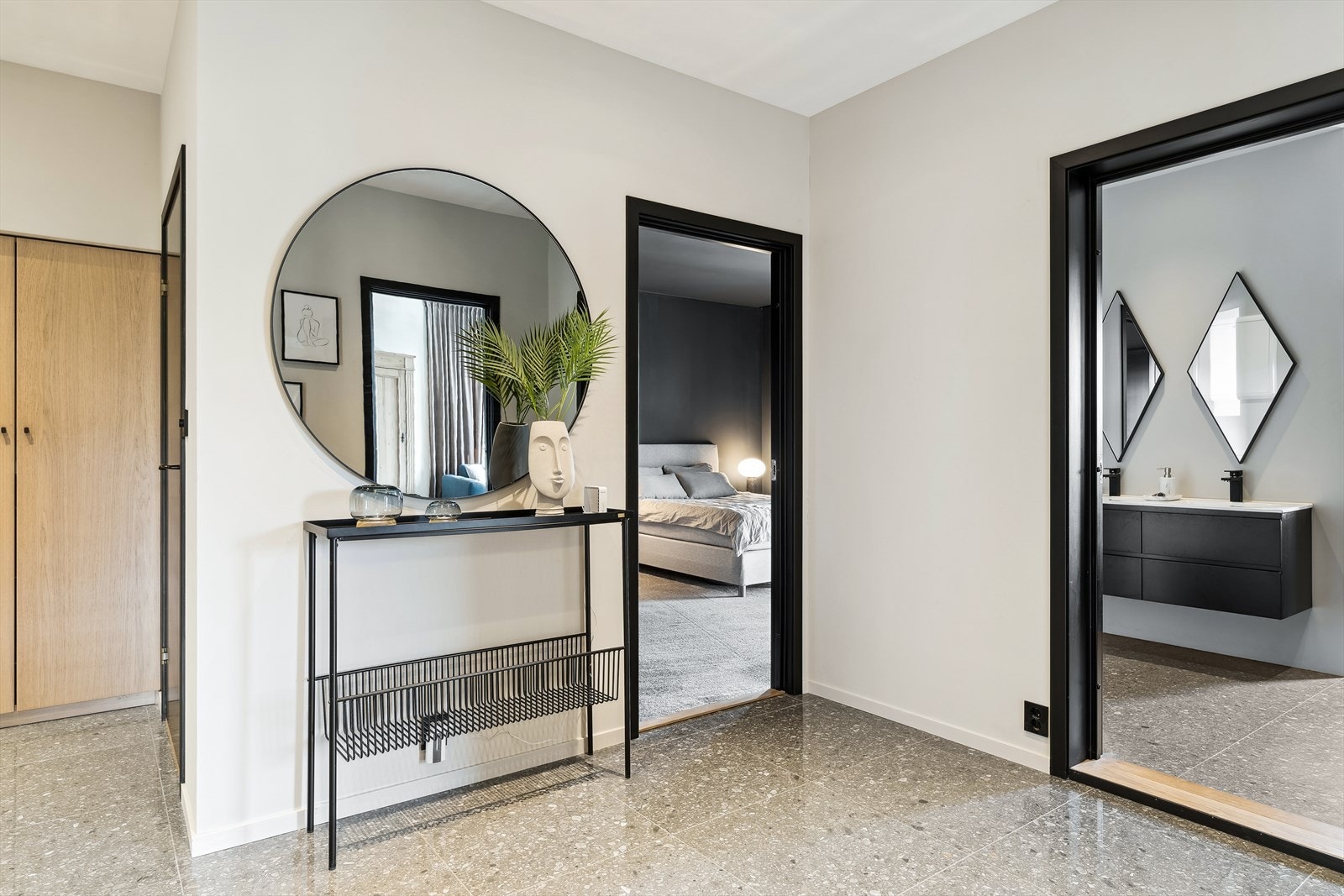 Her får man en god smakebit på det stilrene og gjennomførte uttrykket i huset. Galleribilde