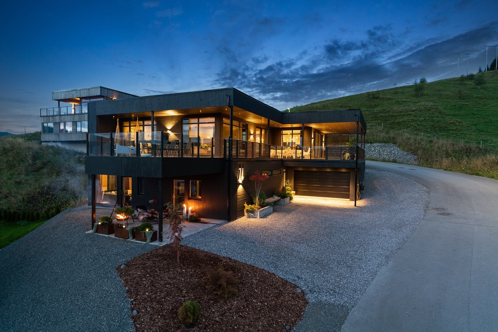 Velkommen til Kleivabakkan 74 - en spektakulær funkisbolig med god løsninger og upåklagelig standard! Galleribilde