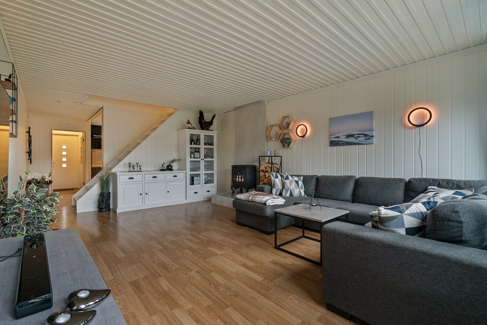 Stor stueavdeling med god møbleringsfrihet. Galleribilde