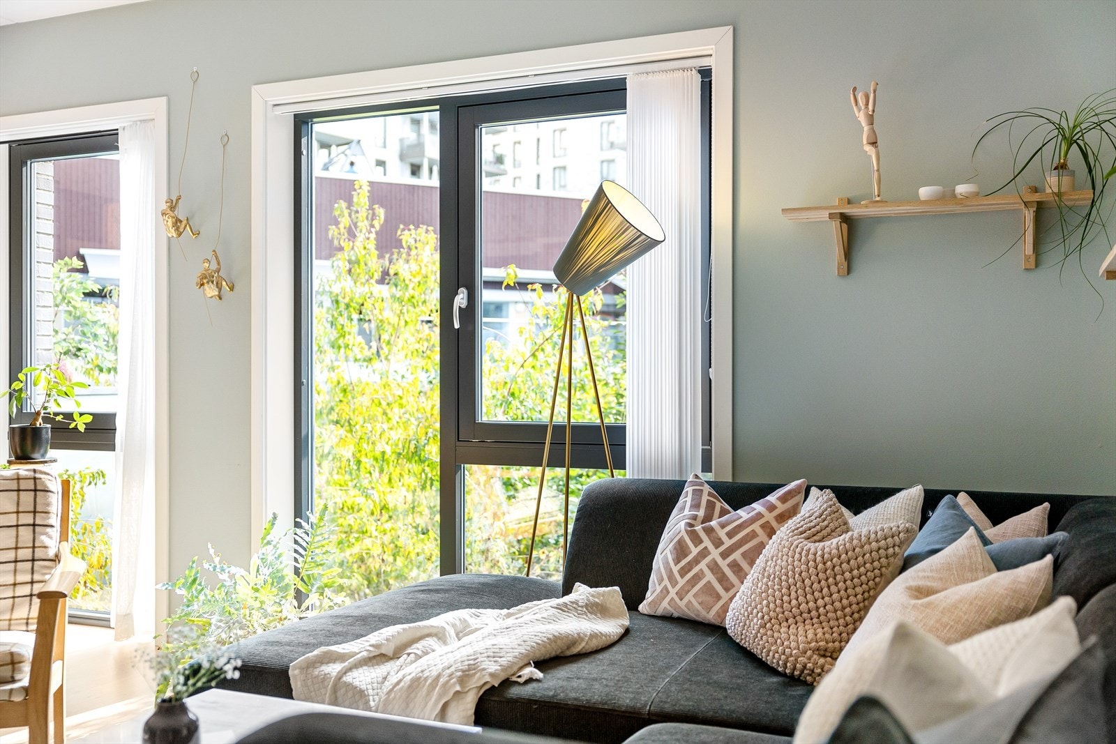 Det er vannbåren gulvvarme i hele leiligheten/alle rom, dette er inkludert i felleskostnadene. Galleribilde