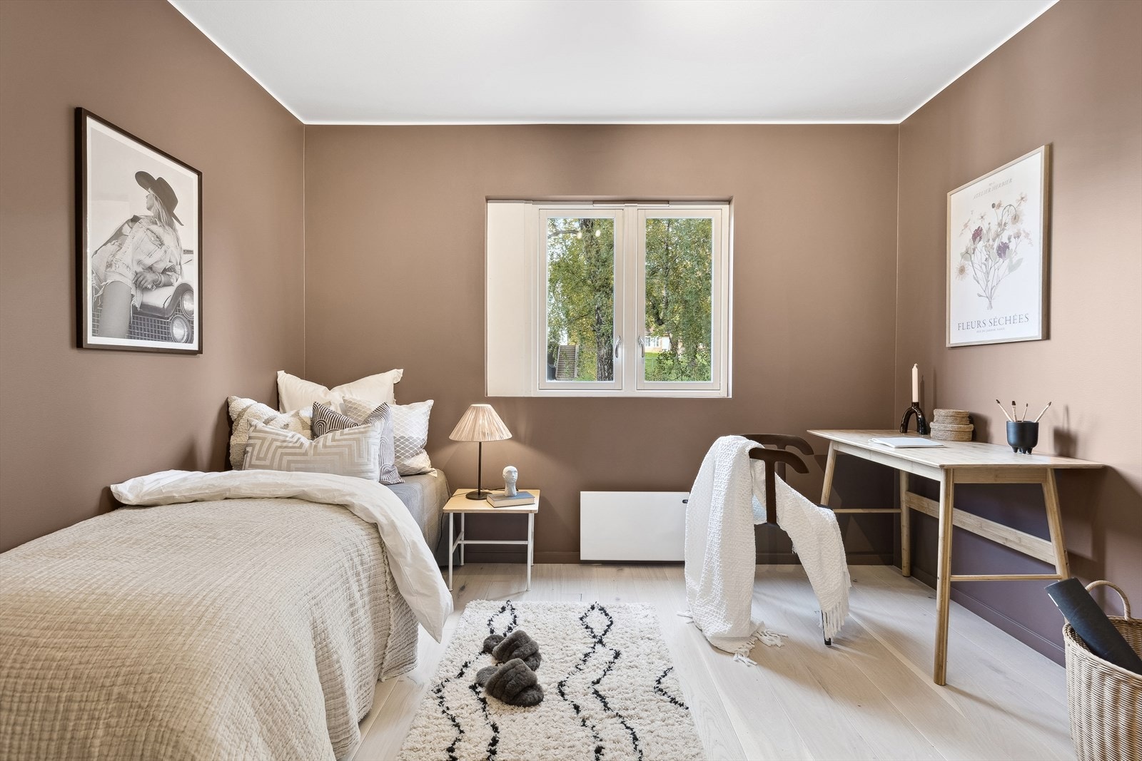 Det 3. soveværelset er som de andre værelsene også av god størrelse og kan enkelt møbleres etter eget ønske Galleribilde