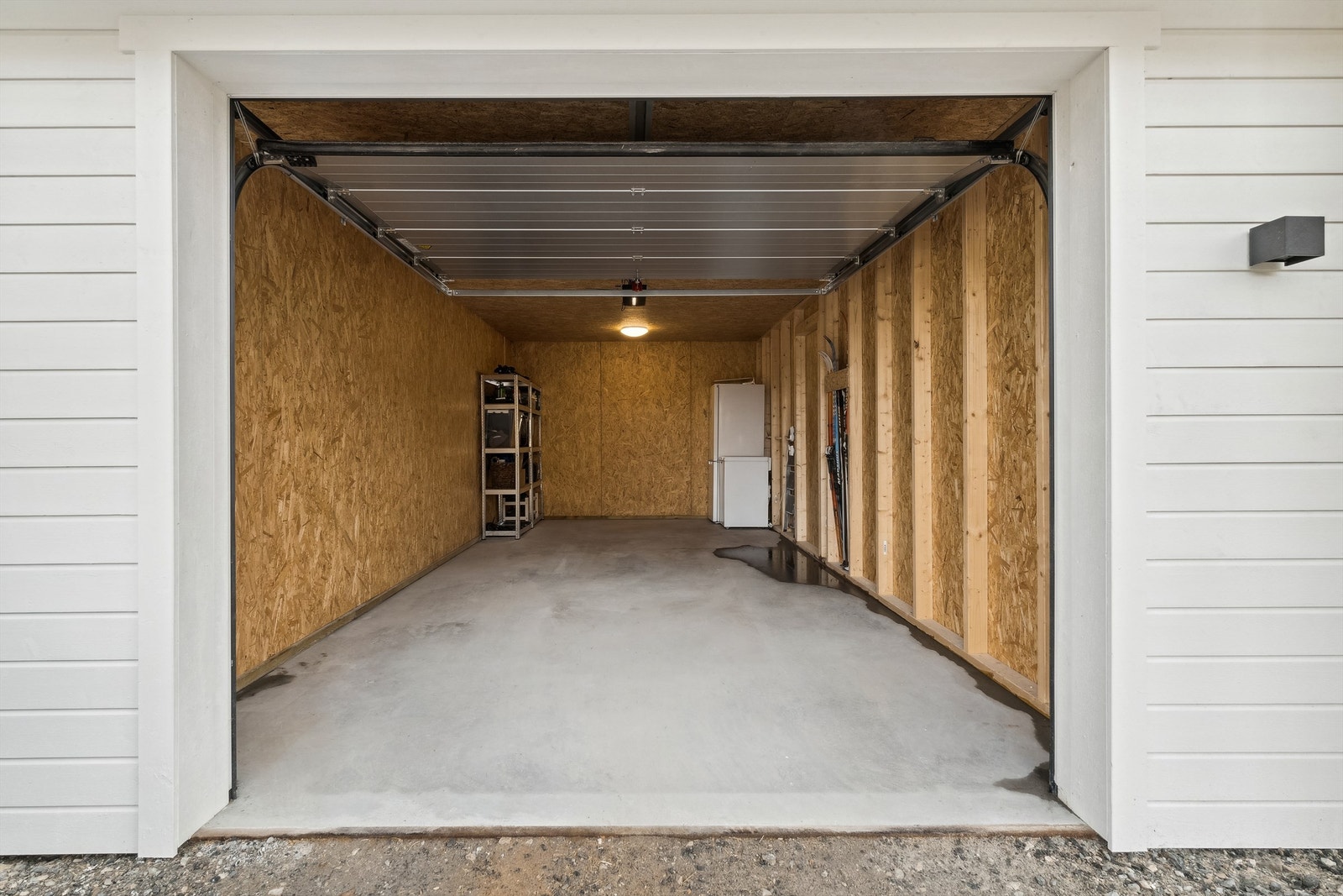 Isolert garasje på ca. 24 m² Galleribilde