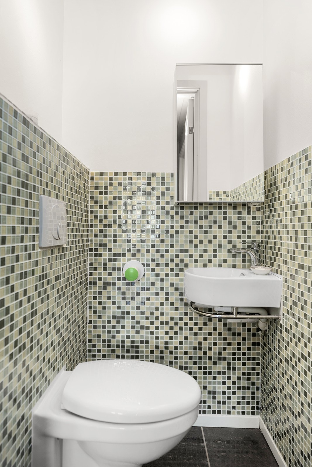 Toalettrom. Galleribilde