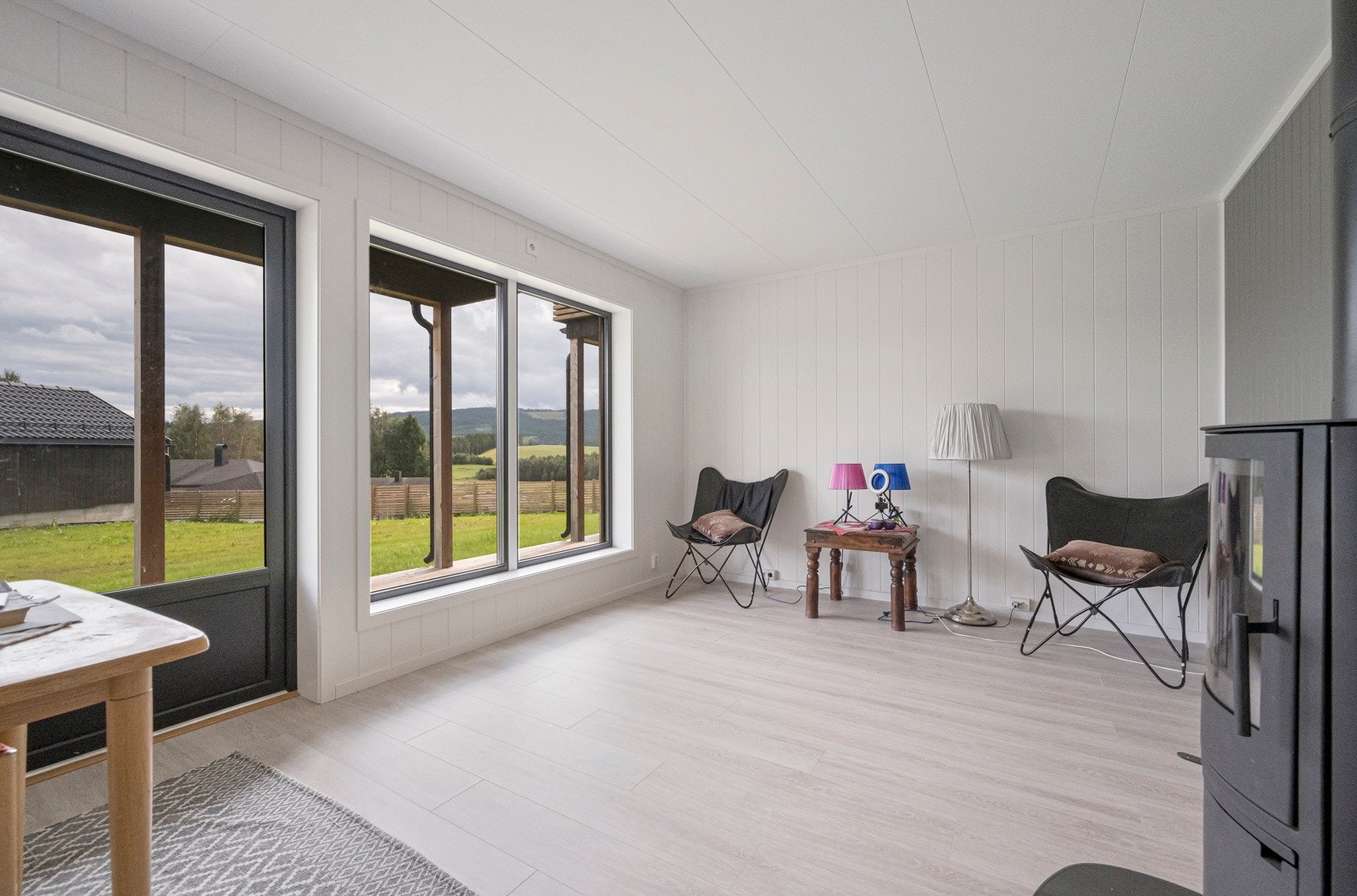 Stue/kjøkken i åpen løsning. Galleribilde