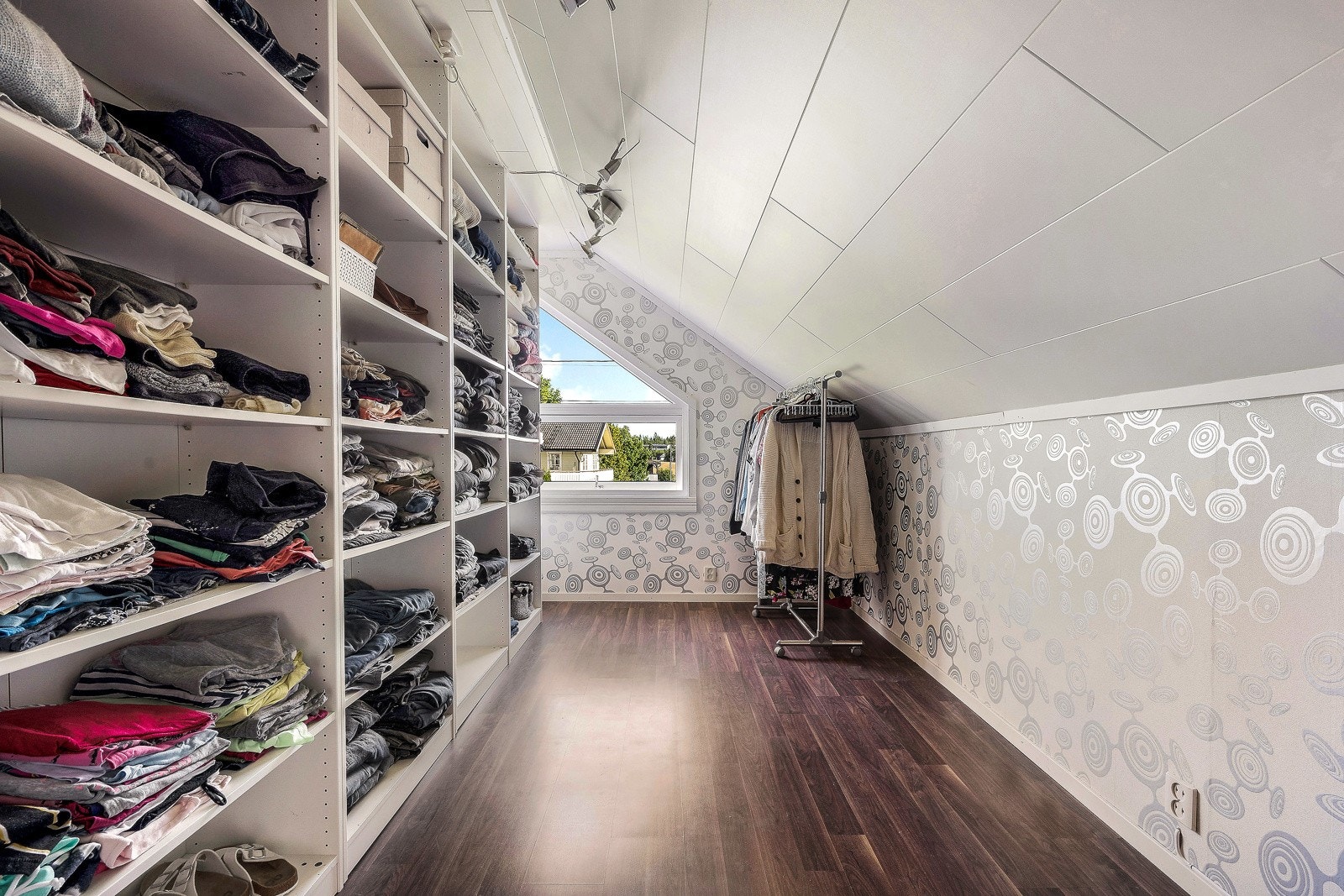 Garderobe Galleribilde
