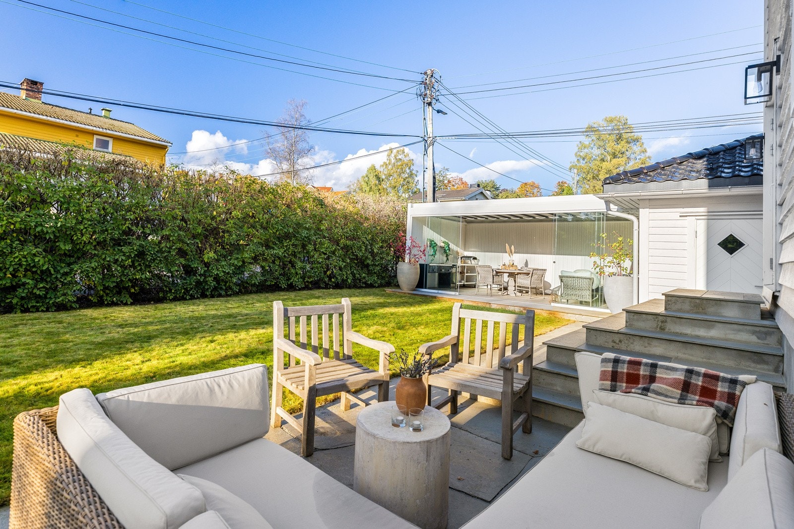 Hagen er en flott skiferplatting hvor man kan møblere med en sittegruppe og skape en fin sone for sosialt samvær. Galleribilde