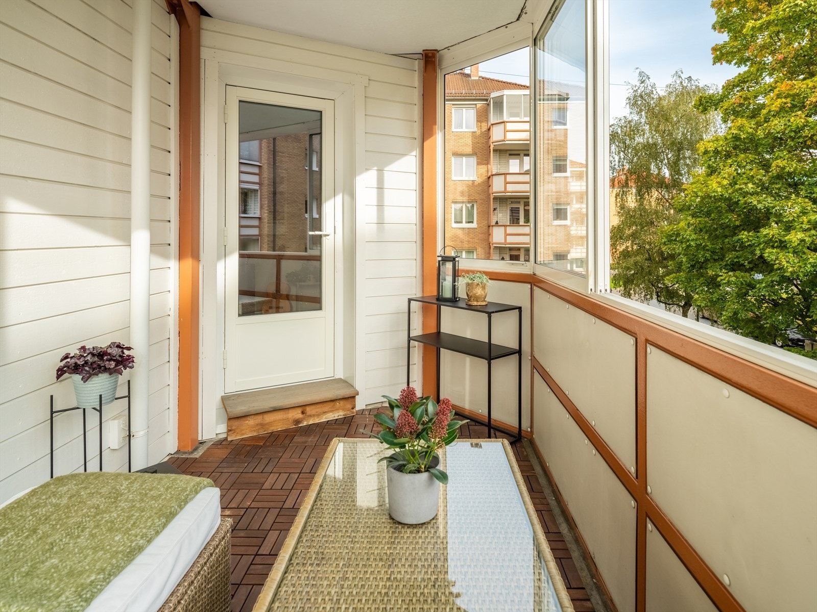 I dag er balkongen målt til ca. 7 kvm, som gir muligheten for utemøblement og grill. Galleribilde