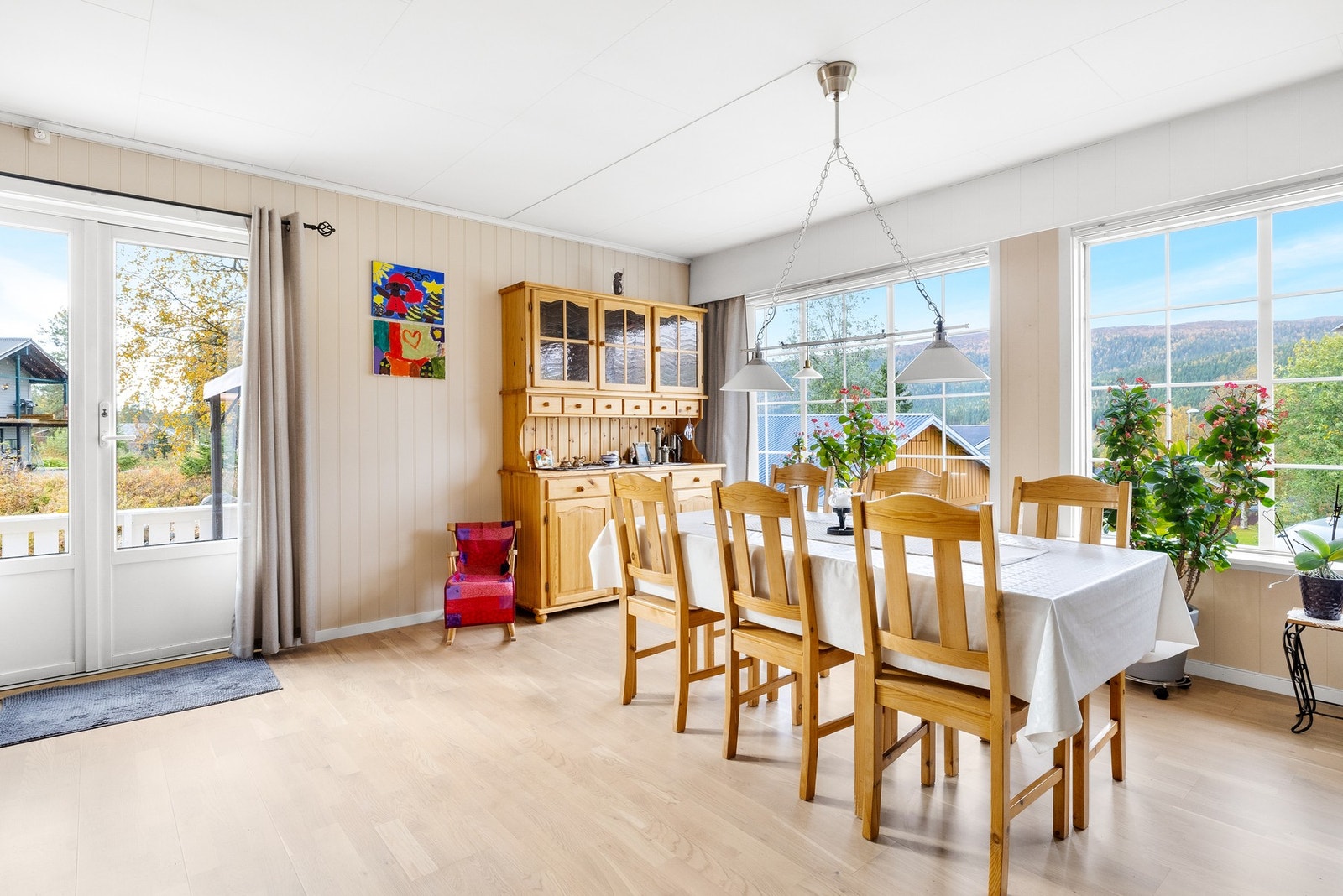 Lys og innbydende stue Galleribilde