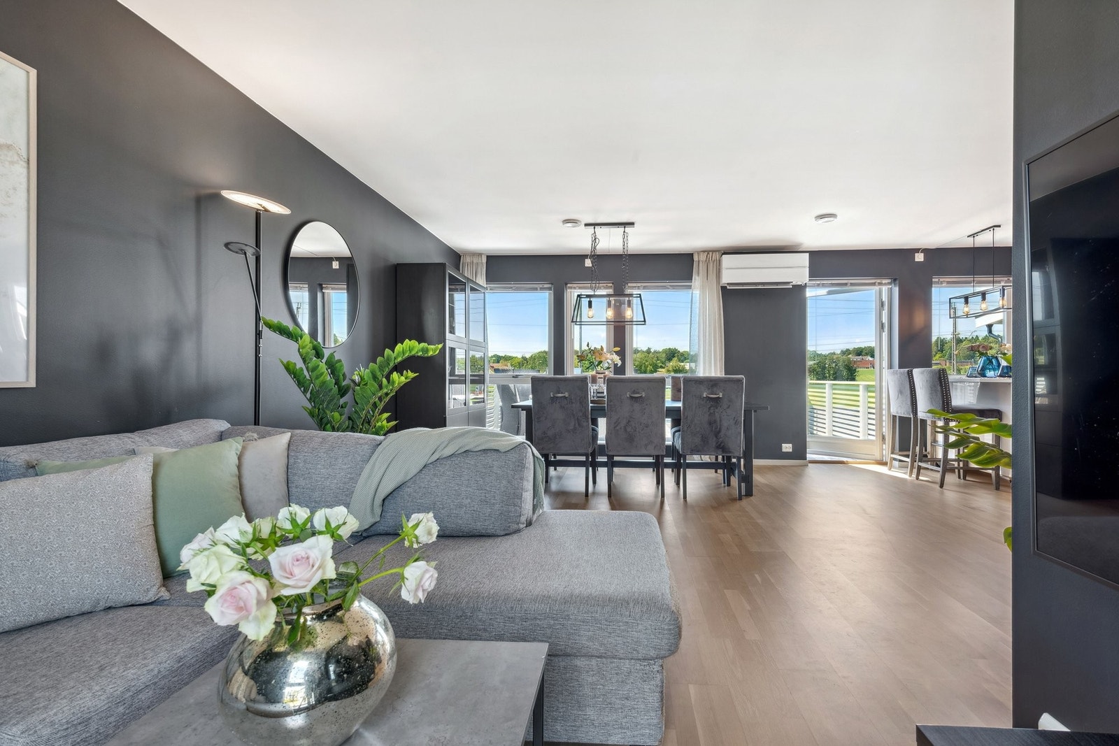 God plass til spisestue. Galleribilde