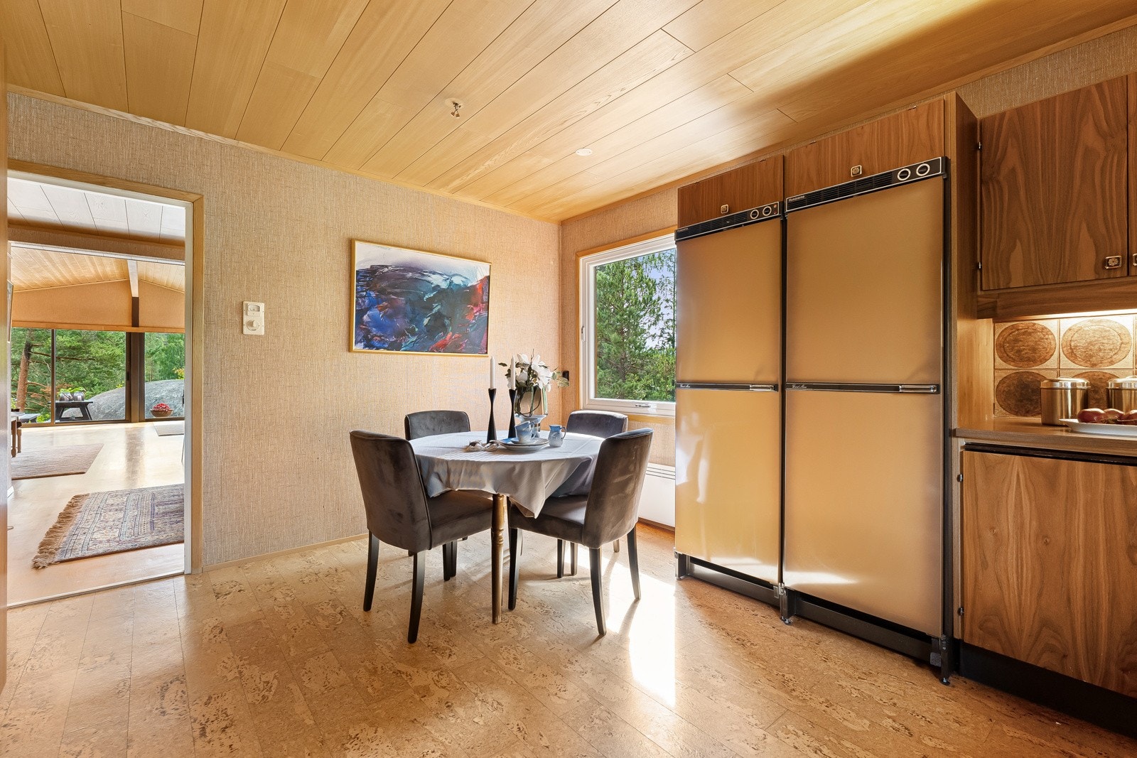 Kjøkken med spiseplass Galleribilde