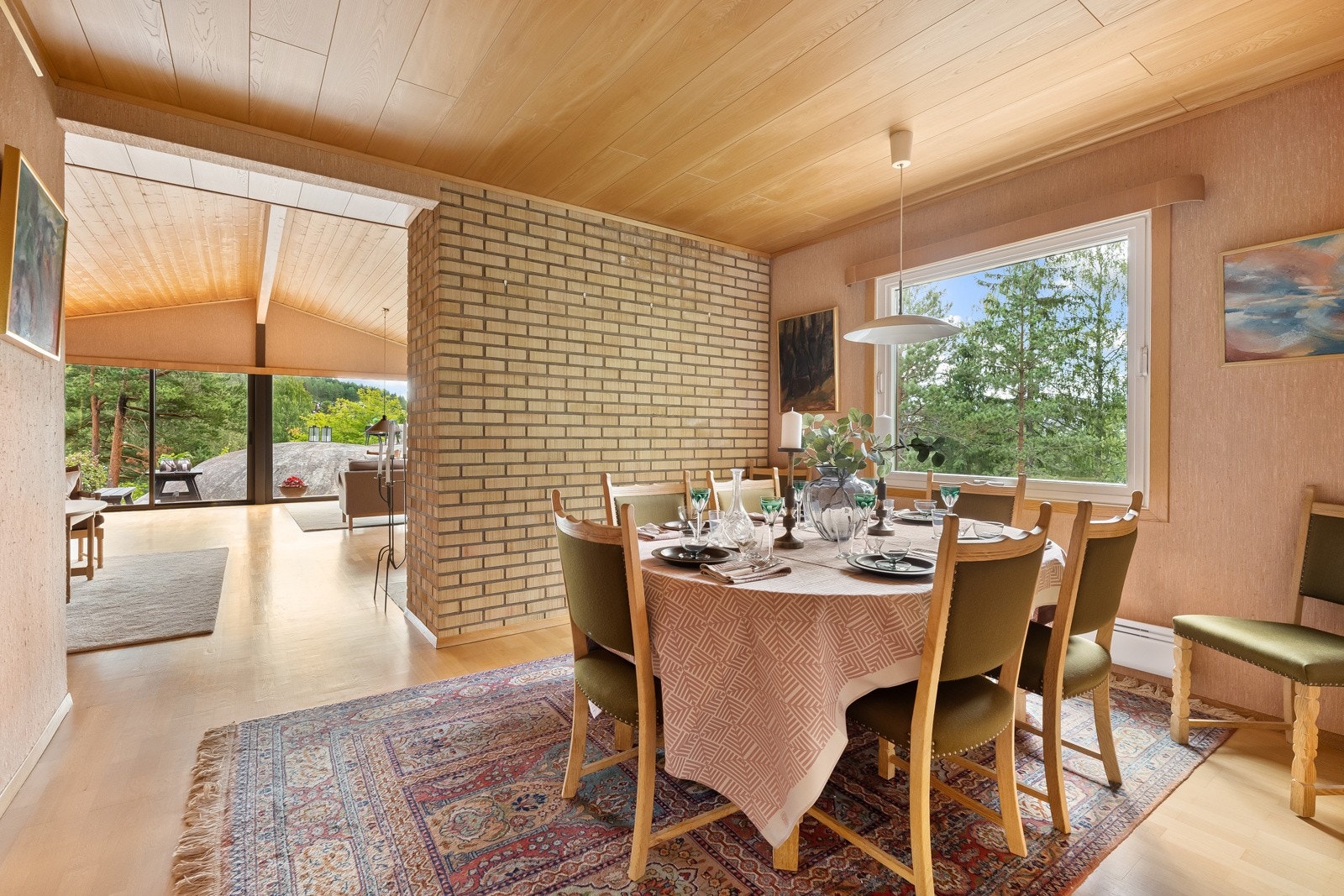 Spisestue til stue Galleribilde