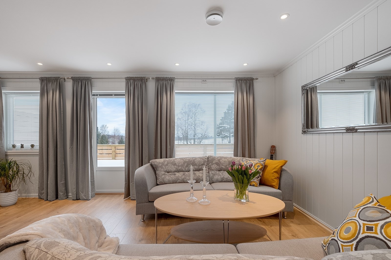 Alle perspektiver, illustrasjoner og møblerte planskisser i alt salgsmateriell er ment å gi et inntrykk av en ferdig bebyggelse. Galleribilde