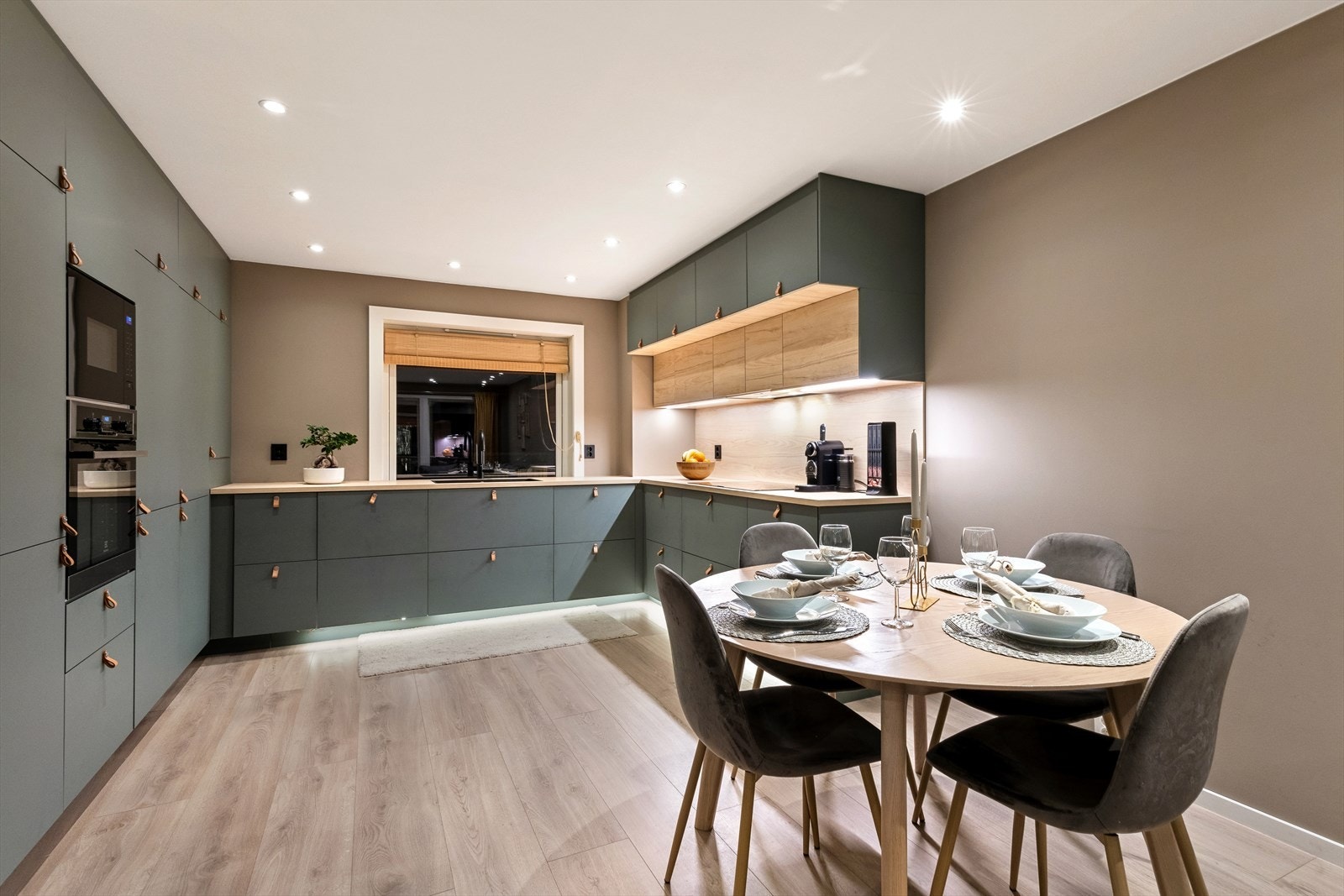 Boligen har i løpet av 2021 fått vesentlige oppgraderinger og fremstår som lekker med godt design. Galleribilde