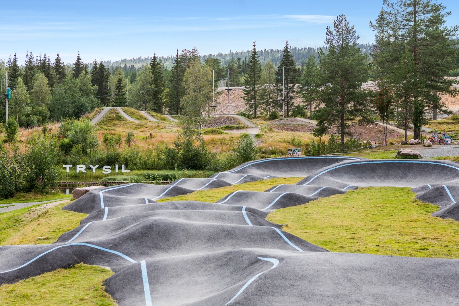 Trysil Bike Arena er Skandinavias største tilrettelagte anlegg for stisykling. Trysil er blitt et stisyklingseldorado med sine 45 km tilrettelagte sykkelstier og over 100 km naturlige stier. Galleribilde