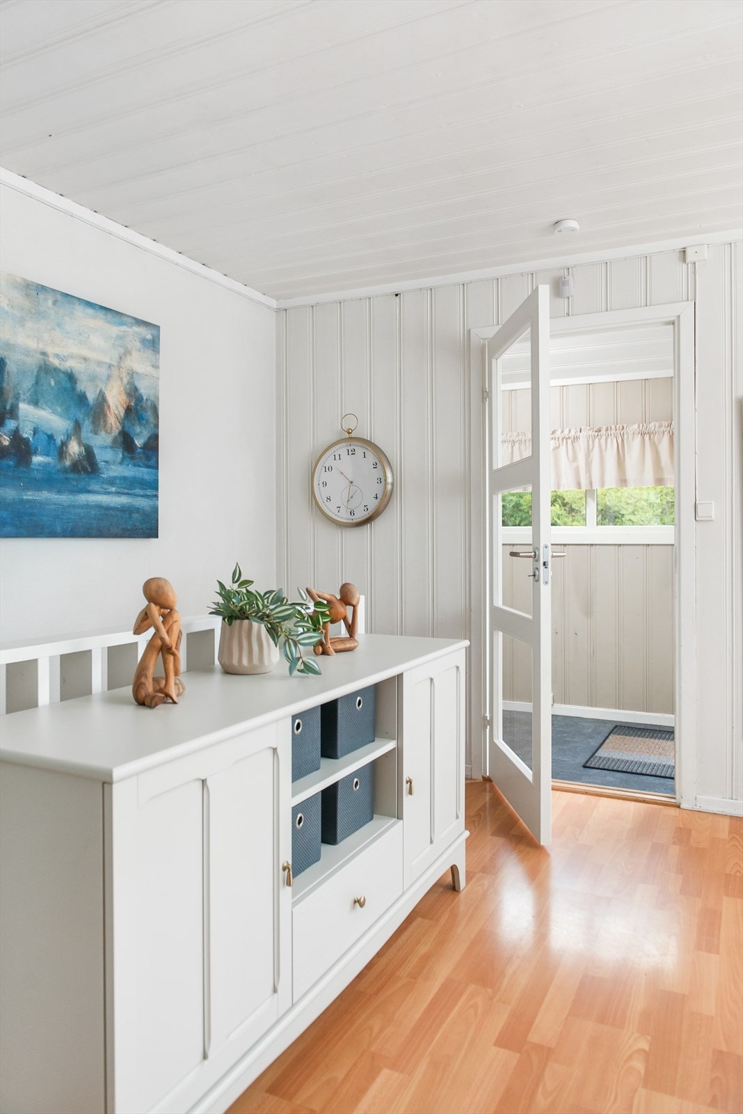 Fra spisestue, mot entréen. Galleribilde