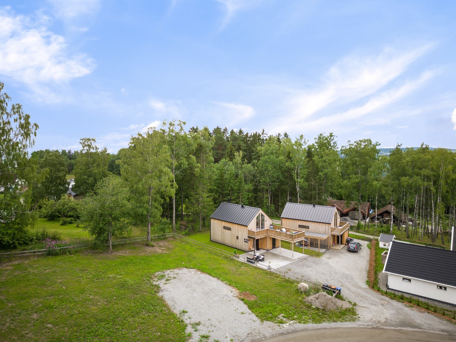 Opparbeidet tomt som er flat/ skrånende. Galleribilde