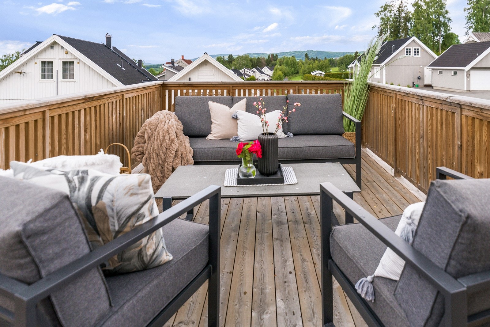 Her får du følelsen av takterrasse og kan virkelig få full utnyttelse av sommerdagene! Galleribilde