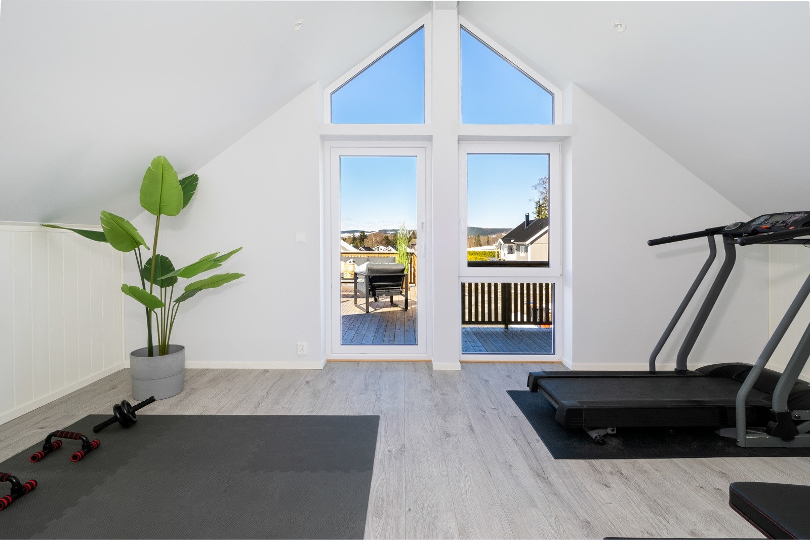 Rom i 2.etasje som kan benyttes som soverom, men treningsromeller tv-stue er også en mulighet. Galleribilde