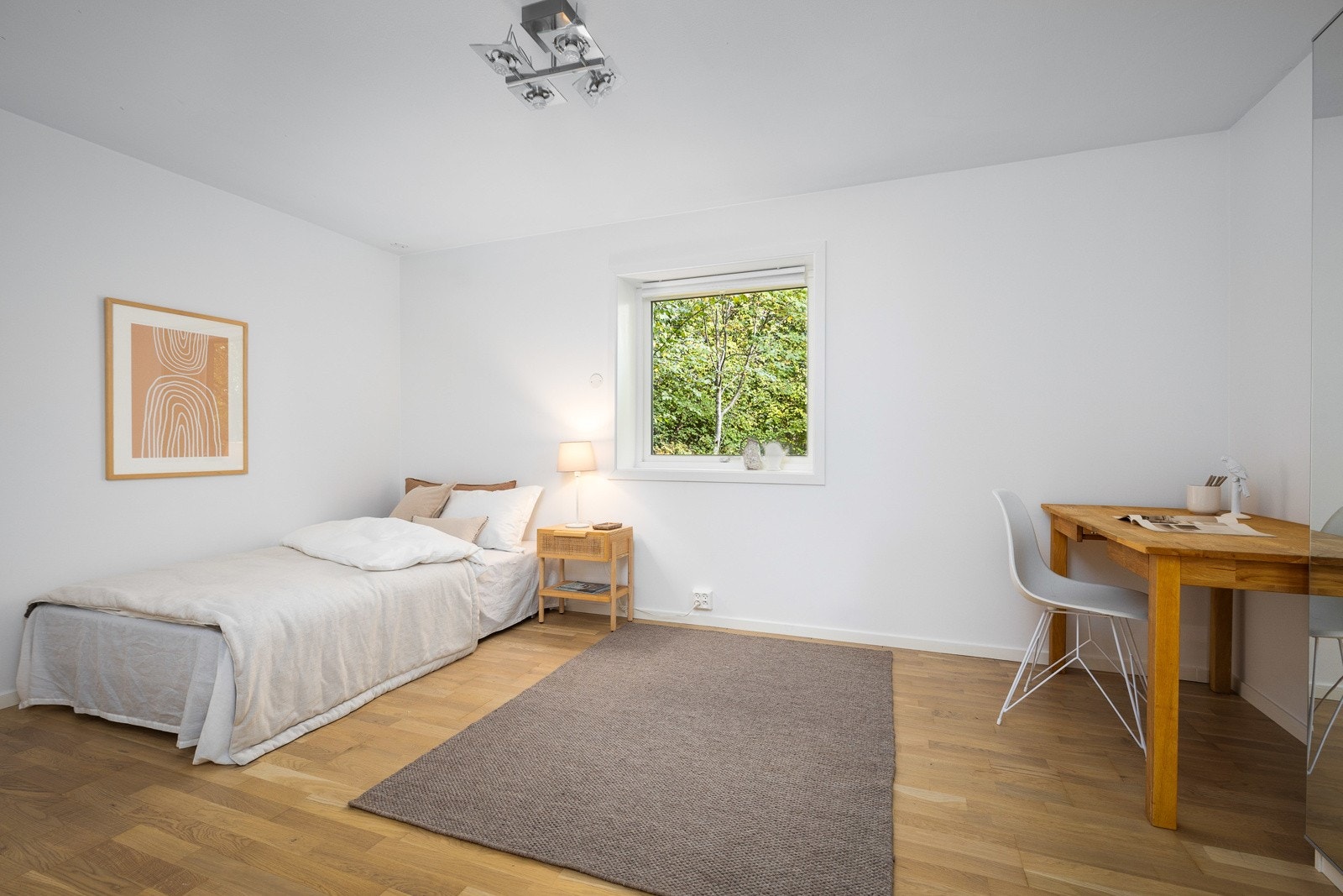 Alle soverommene i underetasje har varmefolie i gulvet. Galleribilde