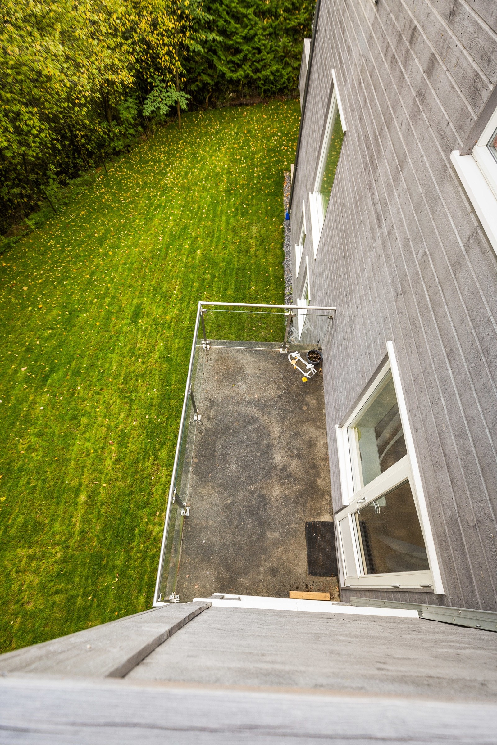 Fra hovedsoverommet er det adkomst til en egen balkong på ca. 5,7 kvm. Her kan det innredes med koselig sitteplass hvor f.eks. varm kaffe, sola eller frisk luft kan nytes. Galleribilde