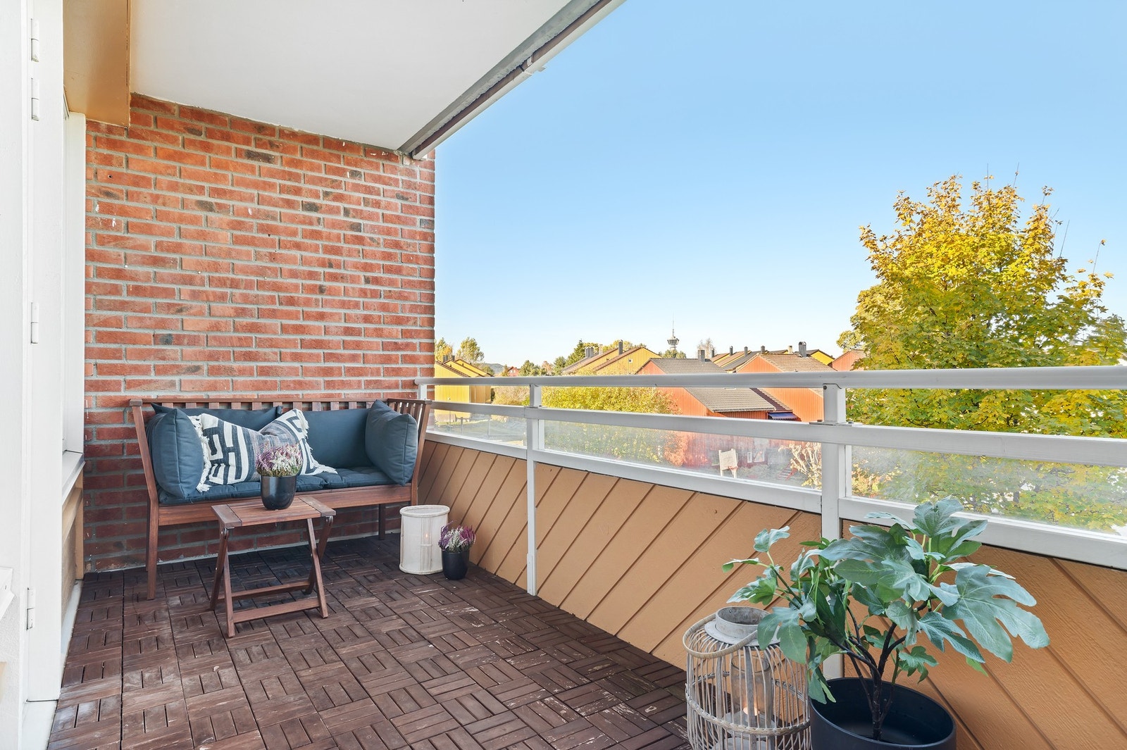 Her kan man sitte usjenert til med gode solforhold. Galleribilde