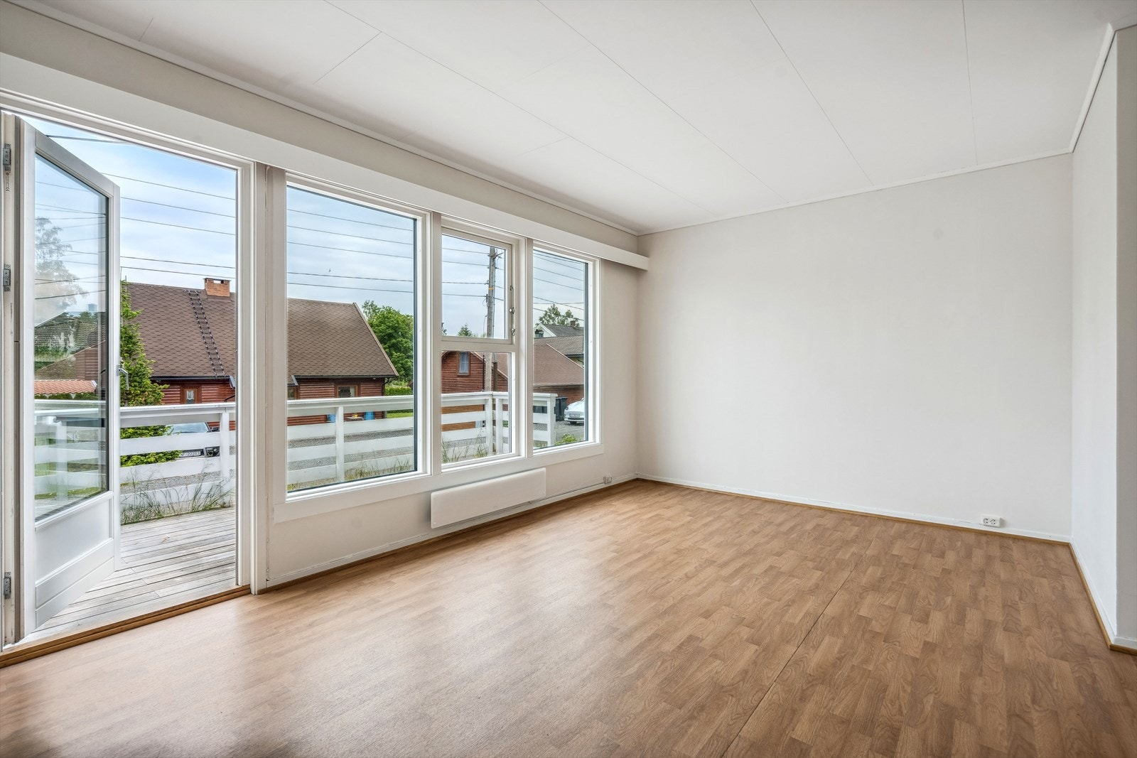 Stuen er lys og trivelig Galleribilde
