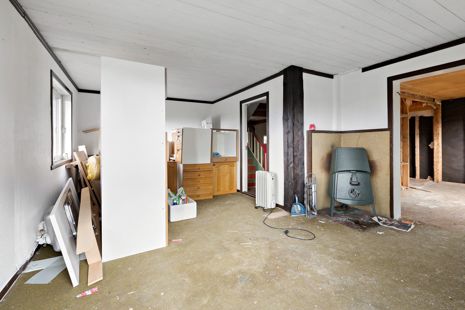 Stue- og kjøkkenareal - Ingen kjøkkeninnredning montert. Galleribilde