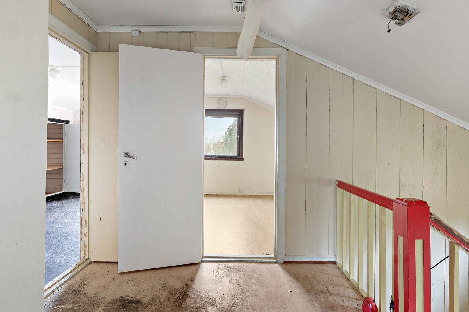 2. etasje rommer baderom og 3 soverom. Galleribilde
