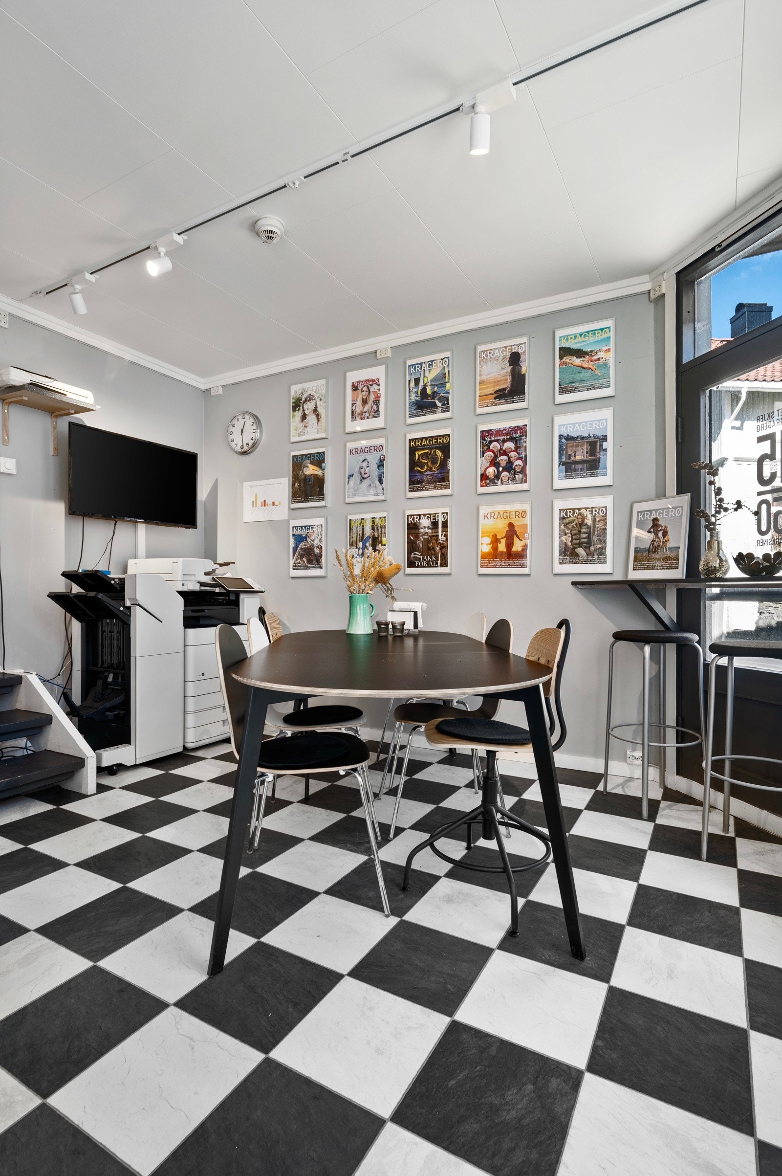 Her er det gode utleiemuligheter, og eier opplyser at per i dag er hele bygården leid ut for 40 650 kroner i måneden. Galleribilde