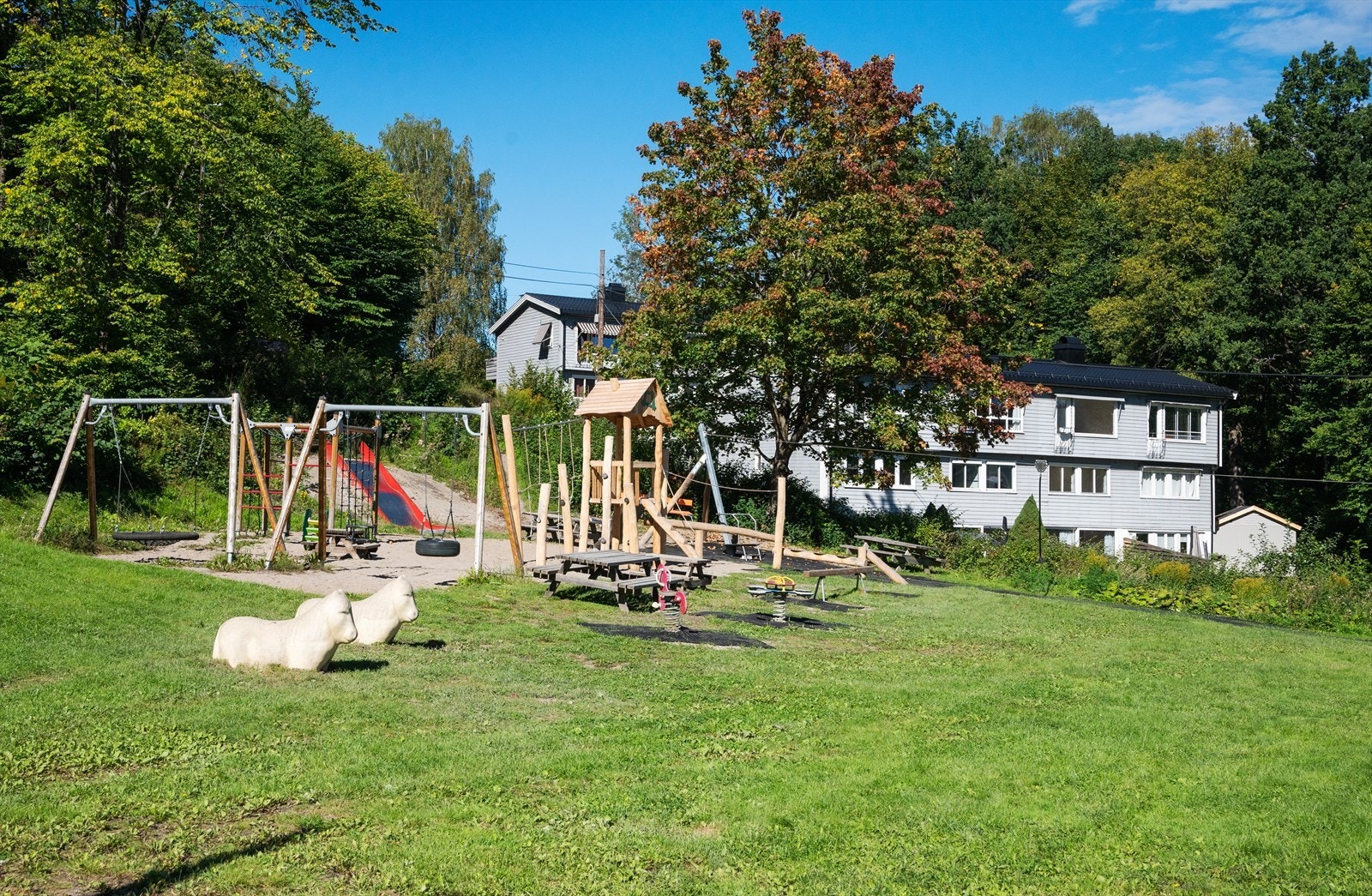 Barnevennlig med trygg skolevei. Galleribilde