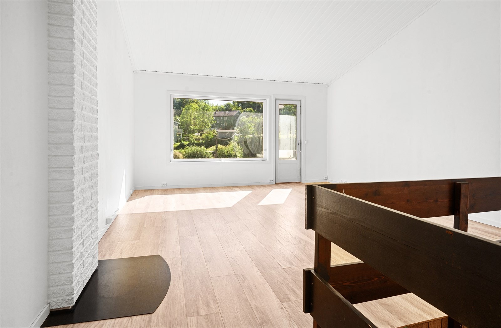 Luftig stue med god lysforhold. Galleribilde