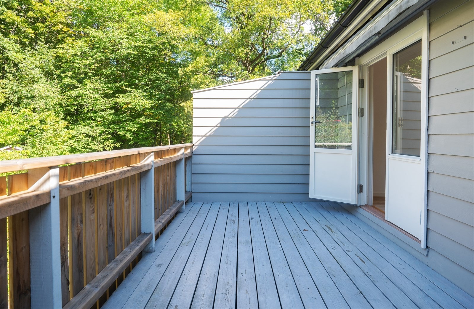 Veranda på 10 kvm. med adkomst fra kjøkken. Galleribilde