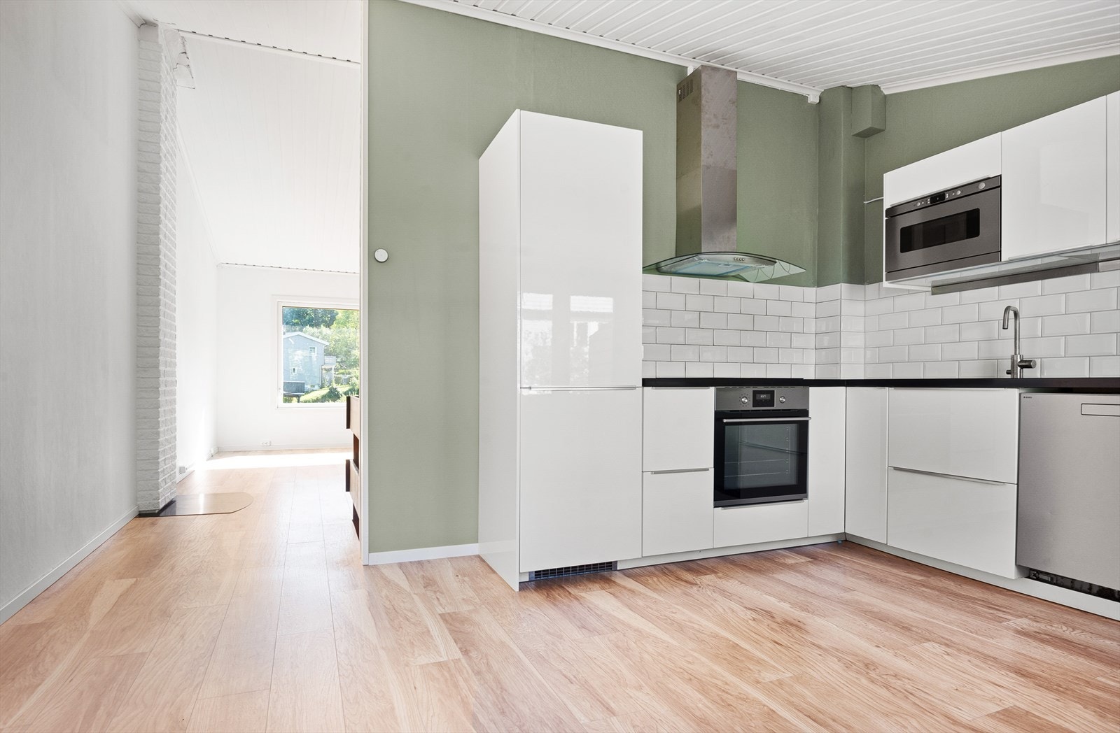 Velkommen til Blakstad Hageby 18B, presentert av Jostein Sommervoll i Nordvik Asker. Galleribilde