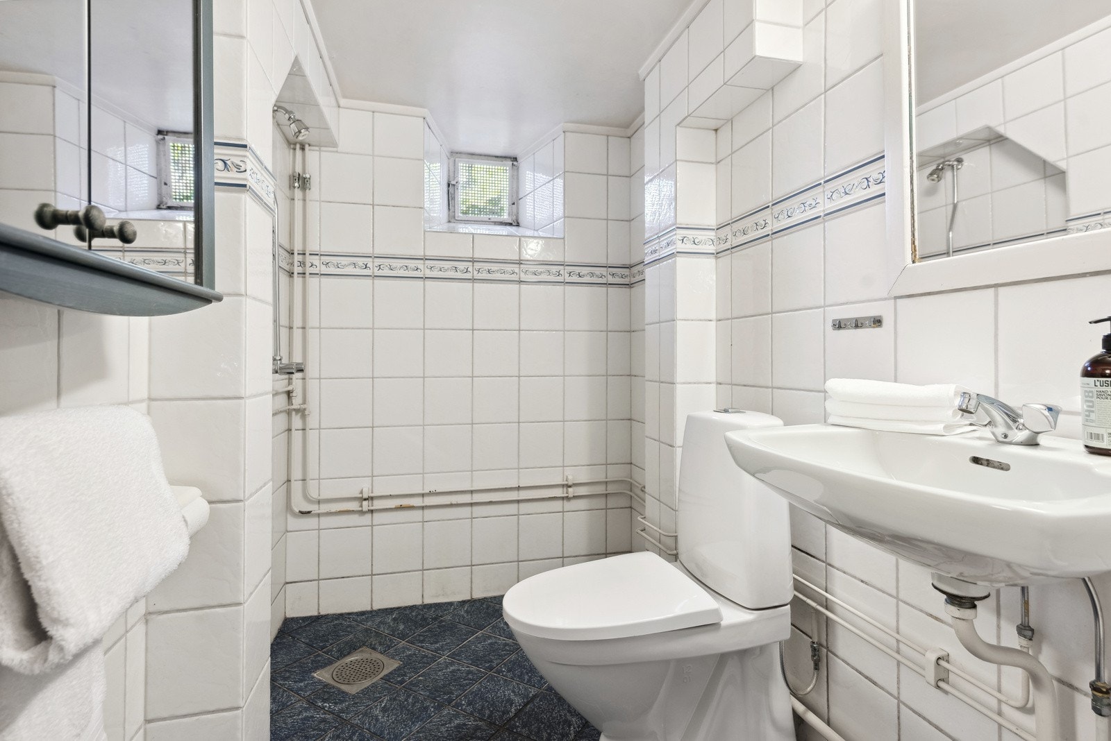 Bad i kjelleretasjen med behov for oppussing Galleribilde