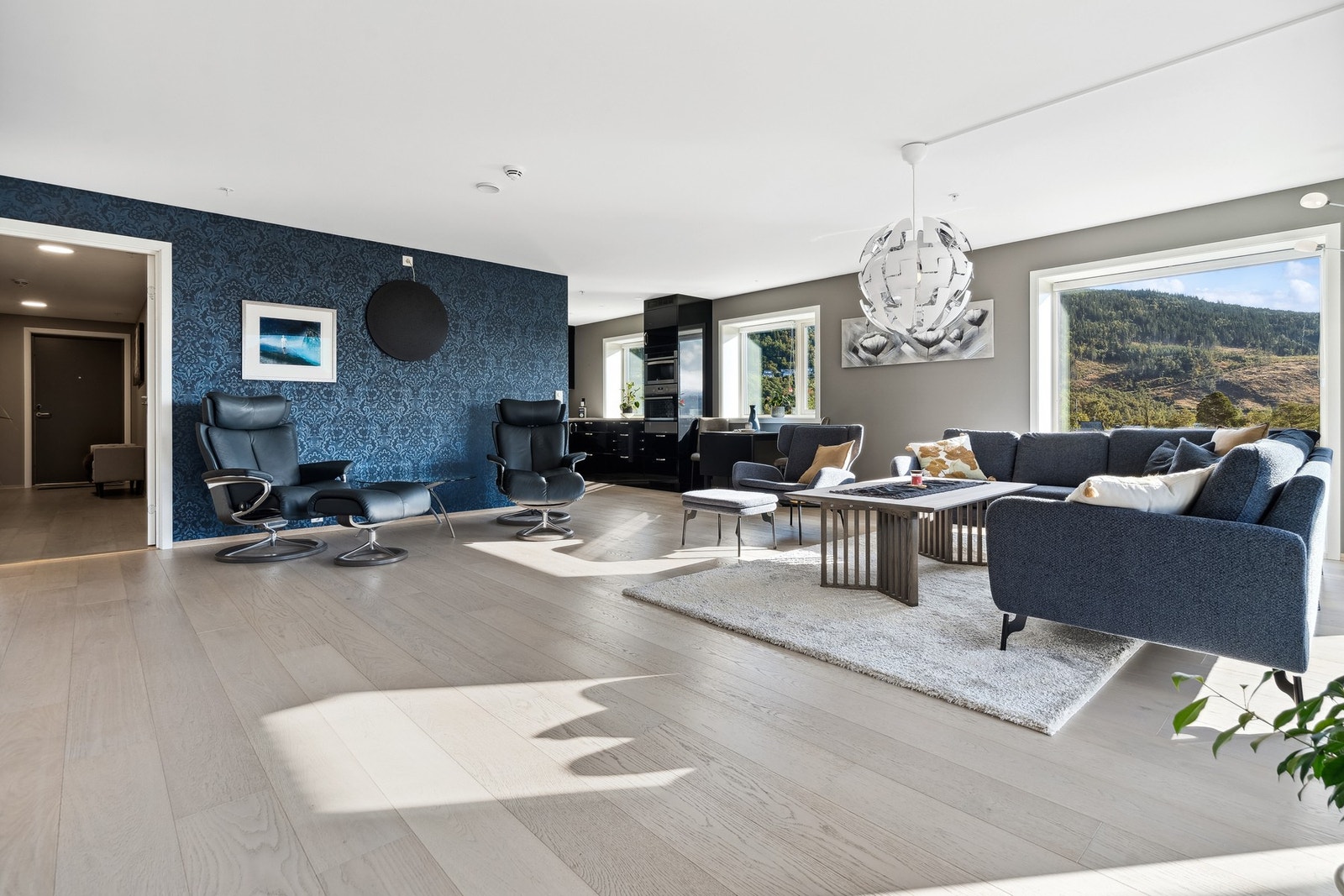 Det er betongskille mellom etasjene - det bidrar til lite lyd mellom leilighetene Galleribilde