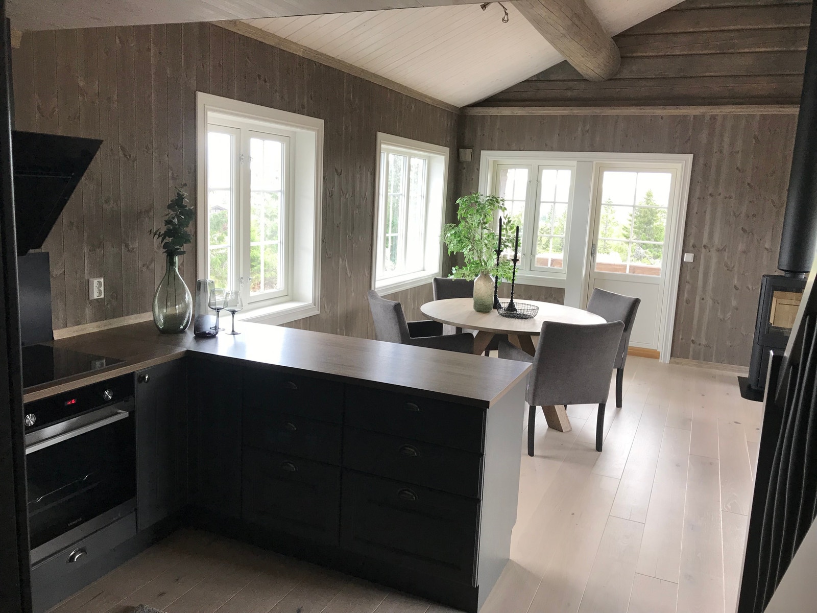 Bilde av tidligere oppført hytte på Sjusjøen Galleribilde