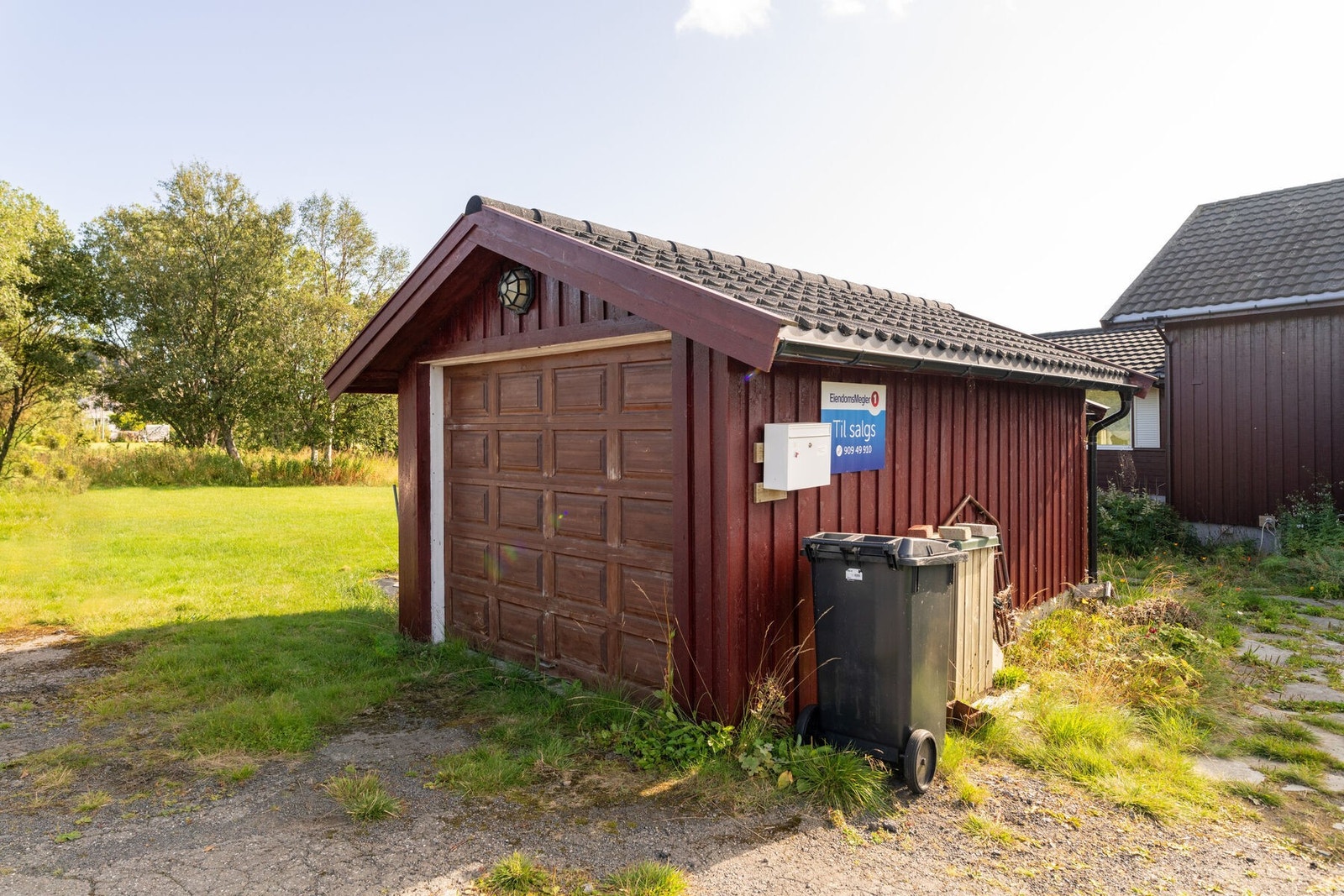 Frittstående garasje på ca. 20 kvm. Galleribilde