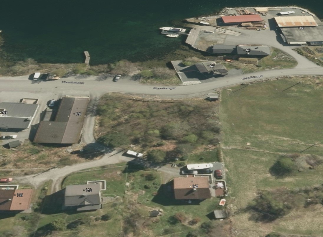 Landlege omgjevnadar med kort avstand til sjøen Galleribilde