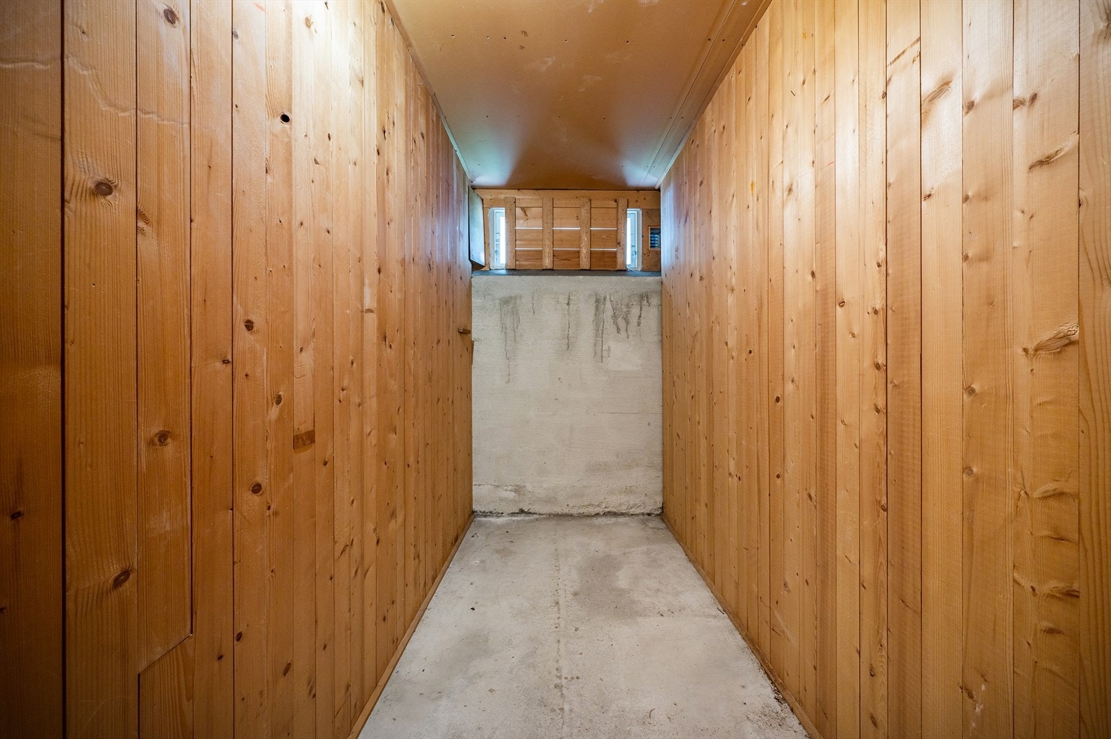 Leiligheten disponerer hele 3 boder i kjelleren! Galleribilde