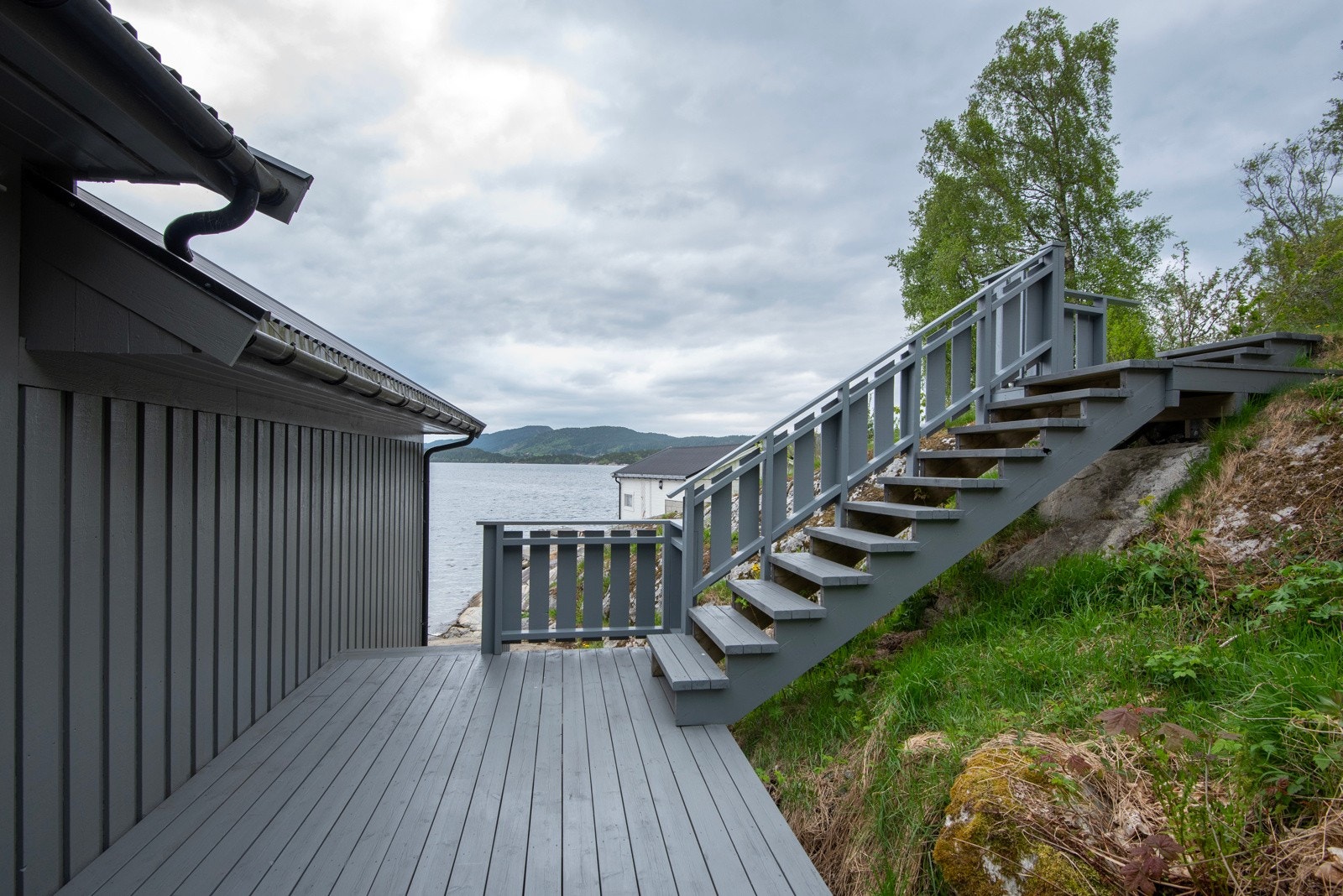 Terrasse ved inngangspartiet. Galleribilde