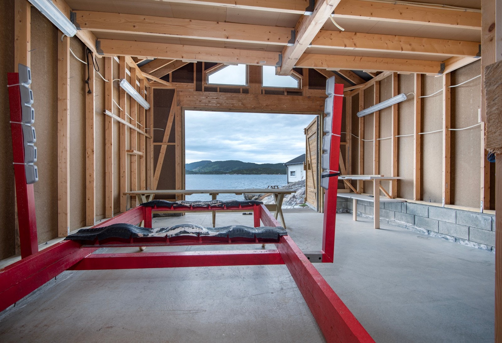 Her er det god plass til oppbevaring av båt. Galleribilde