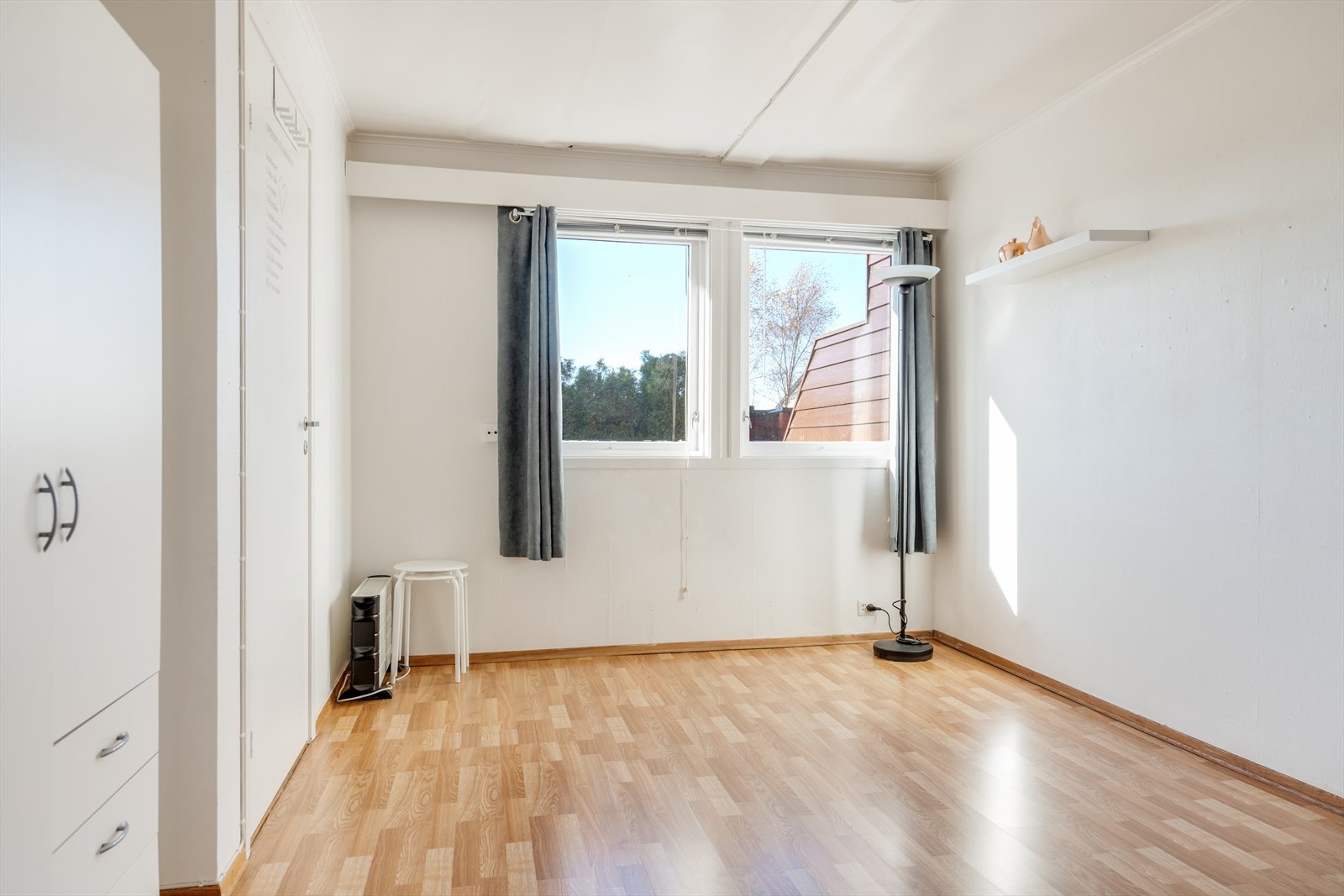 Hybel - Kjøkken/stue/soverom Galleribilde