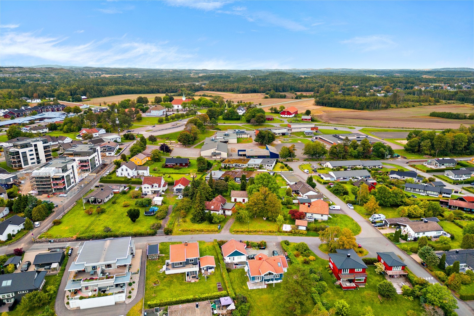 Tjodalyng ligger ca. 9 min fra Larvik sentrum og ca. 15 min unna bykjernen i Sandefjord. Galleribilde